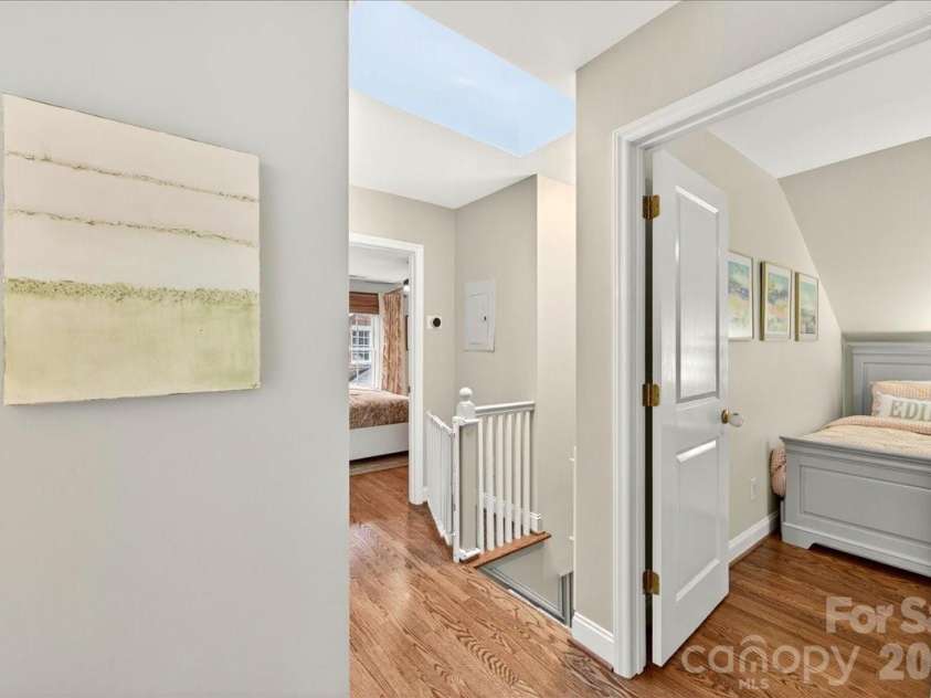 2121 Charlotte Drive, Charlotte, NC 28203.  MLS# CAR4422777, YatesRealty ID 49692. 