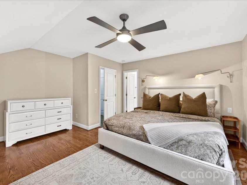 2121 Charlotte Drive, Charlotte, NC 28203.  MLS# CAR4422777, YatesRealty ID 49692. 