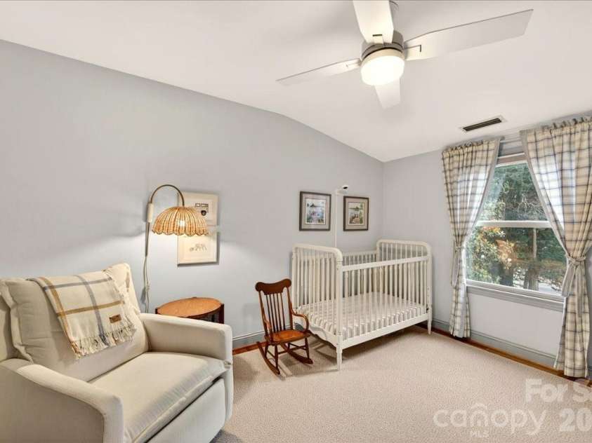 2121 Charlotte Drive, Charlotte, NC 28203.  MLS# CAR4422777, YatesRealty ID 49692. 
