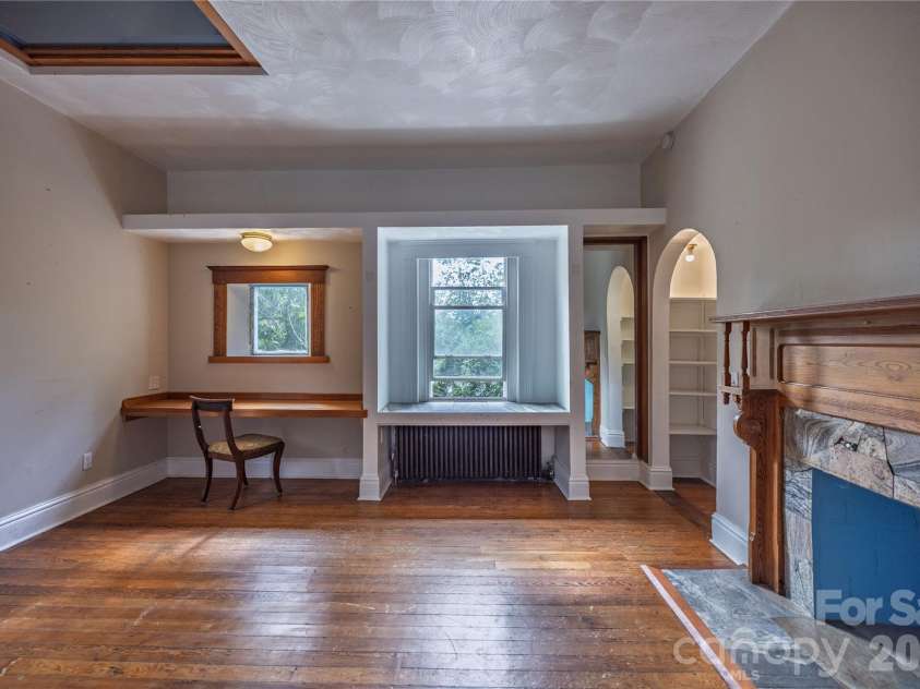 23 Northview Street, Asheville, NC 28801.  MLS# CAR4422866, YatesRealty ID 49696. 