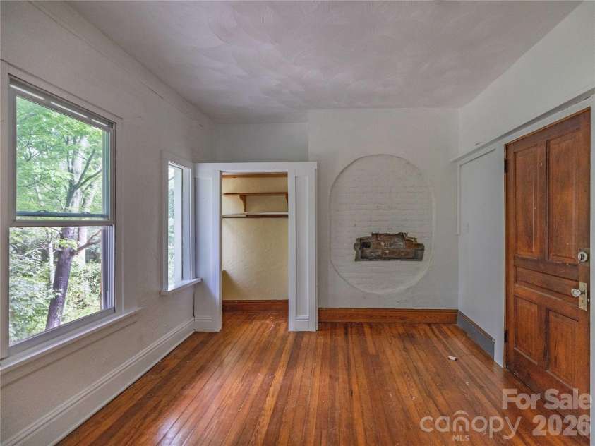23 Northview Street, Asheville, NC 28801.  MLS# CAR4422866, YatesRealty ID 49696. 