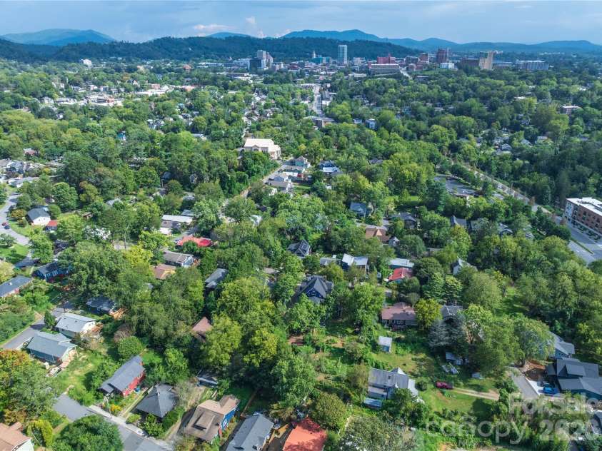 23 Northview Street, Asheville, NC 28801.  MLS# CAR4422866, YatesRealty ID 49696. 