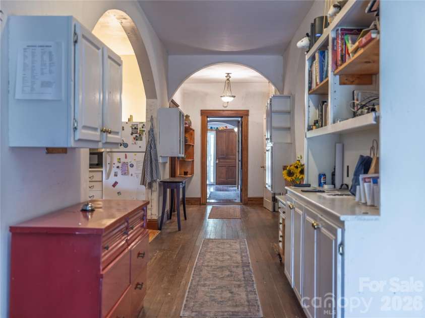 23 Northview Street, Asheville, NC 28801.  MLS# CAR4422866, YatesRealty ID 49696. Harmonious Archways