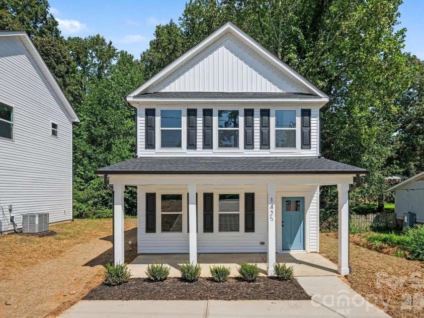 1425 23rd Avenue Place, Hickory, NC 28601.  MLS# CAR4422589, YatesRealty ID 49697. 