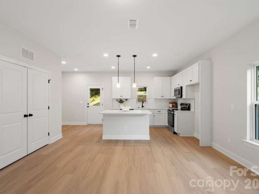 103 High Avenue, Concord, NC 28025.  MLS# CAR4423045, YatesRealty ID 49698. 