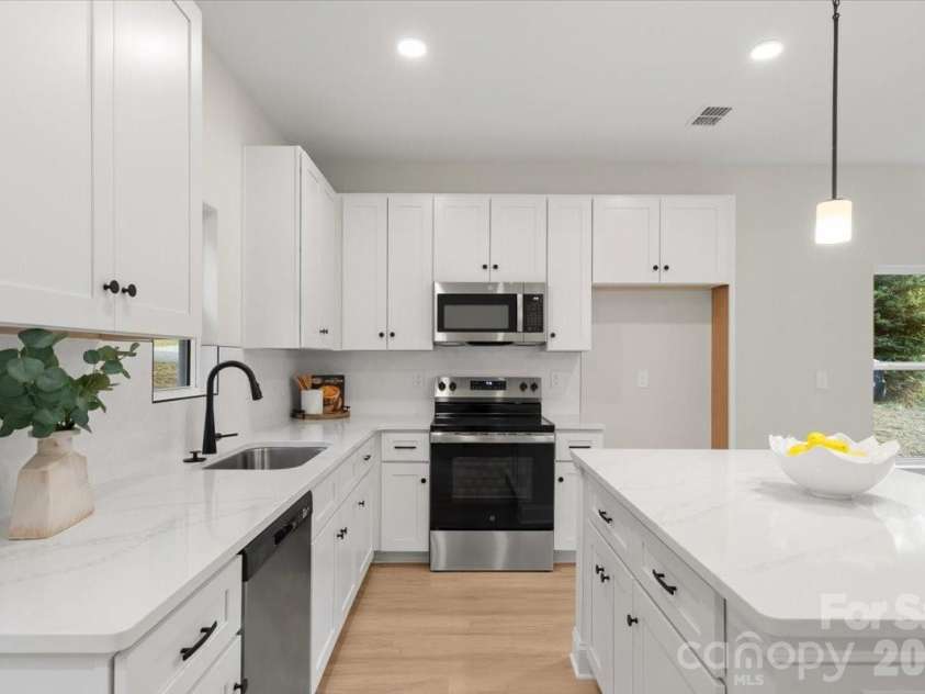 103 High Avenue, Concord, NC 28025.  MLS# CAR4423045, YatesRealty ID 49698. 