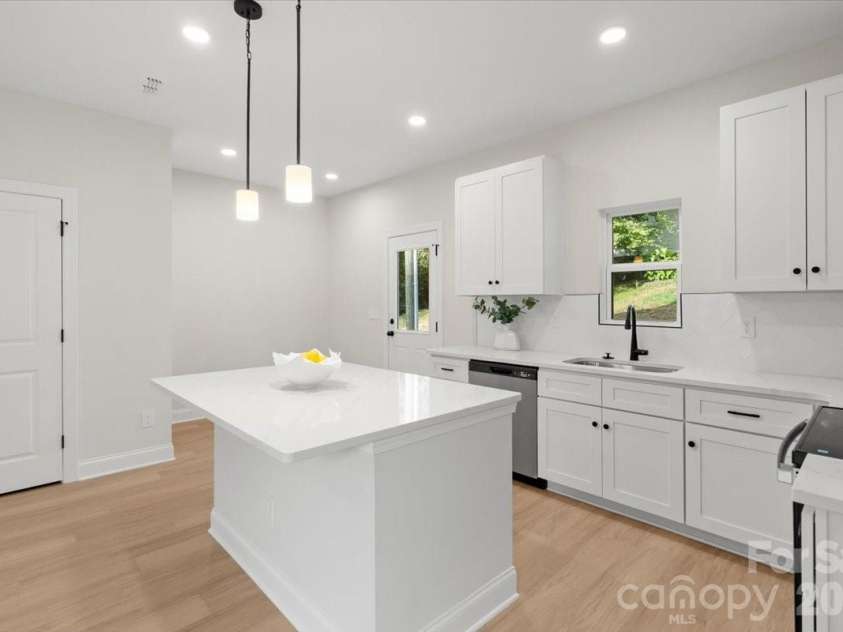 103 High Avenue, Concord, NC 28025.  MLS# CAR4423045, YatesRealty ID 49698. 