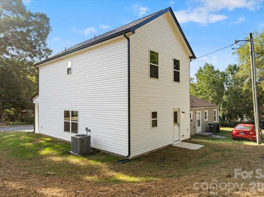 103 High Avenue, Concord, NC 28025.  MLS# CAR4423045, YatesRealty ID 49698. 