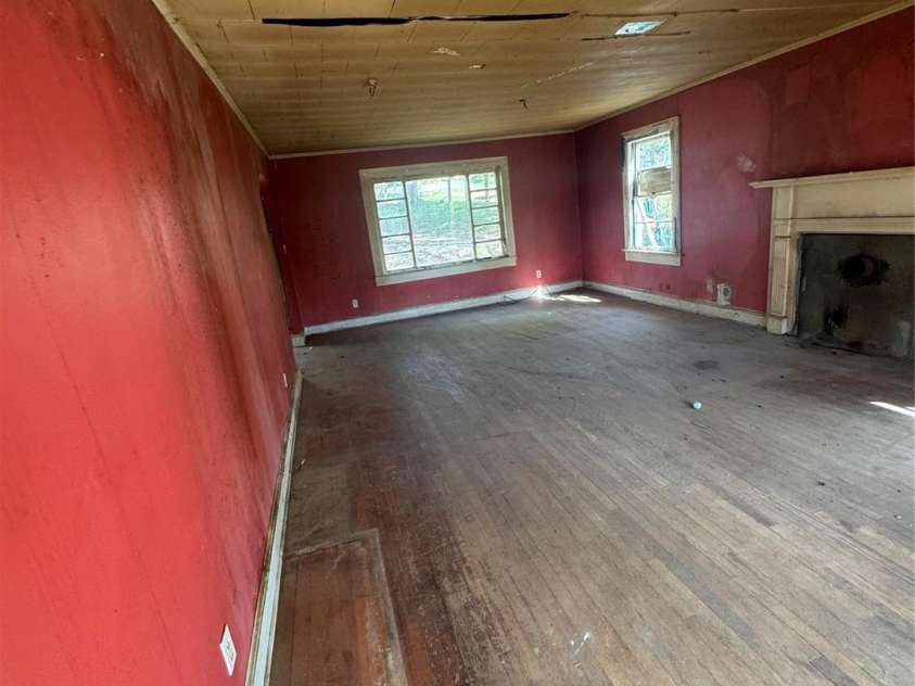 133 Green Place, Lenoir, NC 28645.  MLS# CAR4245278, YatesRealty ID 4970. 