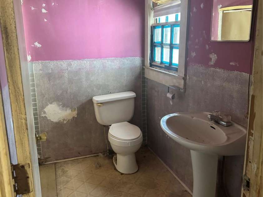 133 Green Place, Lenoir, NC 28645.  MLS# CAR4245278, YatesRealty ID 4970. 