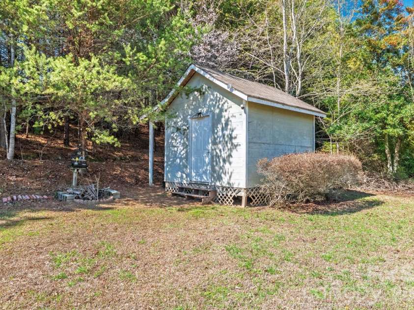 7316 Oxford Bluff Drive, Stanley, NC 28164.  MLS# CAR4353906, YatesRealty ID 4970. 