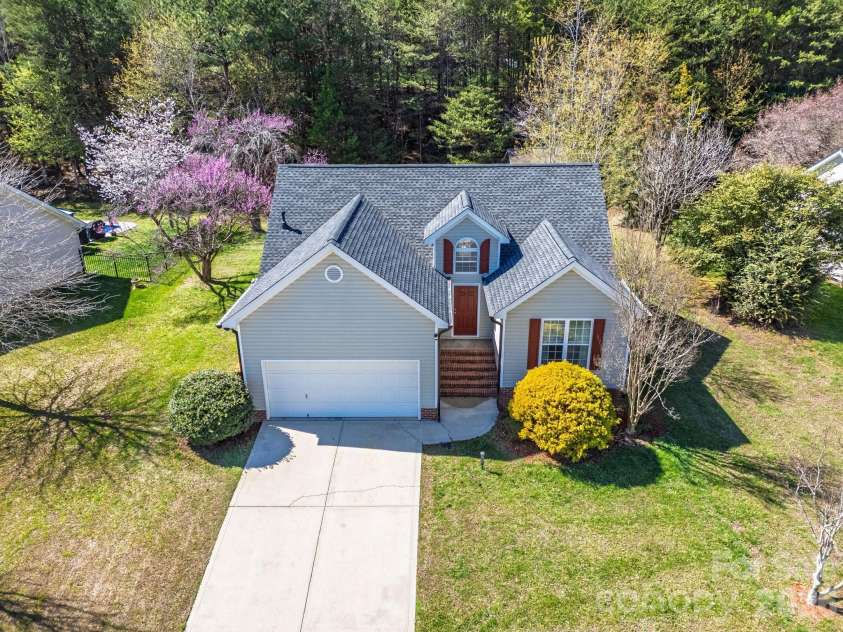 7316 Oxford Bluff Drive, Stanley, NC 28164.  MLS# CAR4353906, YatesRealty ID 4970. 