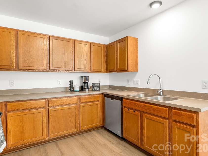7316 Oxford Bluff Drive, Stanley, NC 28164.  MLS# CAR4353906, YatesRealty ID 4970. 