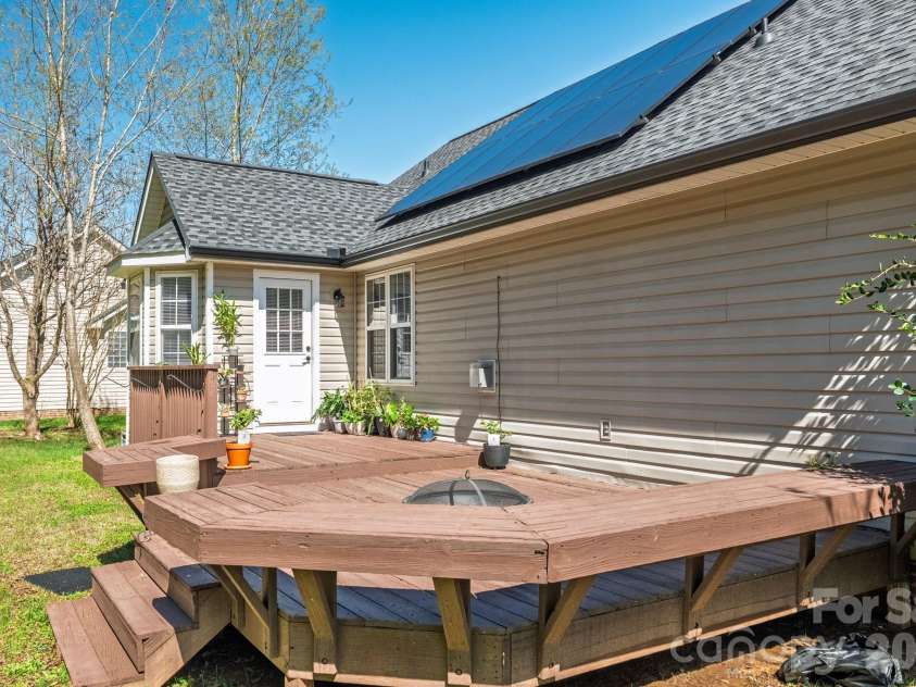7316 Oxford Bluff Drive, Stanley, NC 28164.  MLS# CAR4353906, YatesRealty ID 4970. 