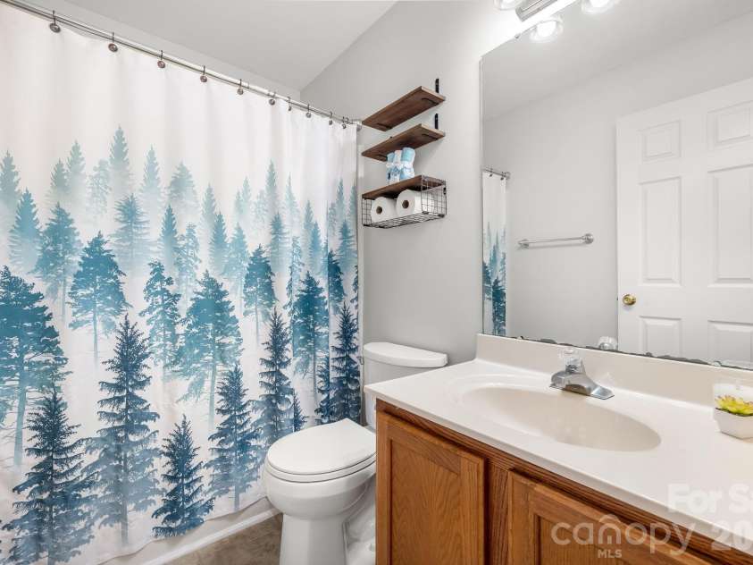 7316 Oxford Bluff Drive, Stanley, NC 28164.  MLS# CAR4353906, YatesRealty ID 4970. Bathroom 2