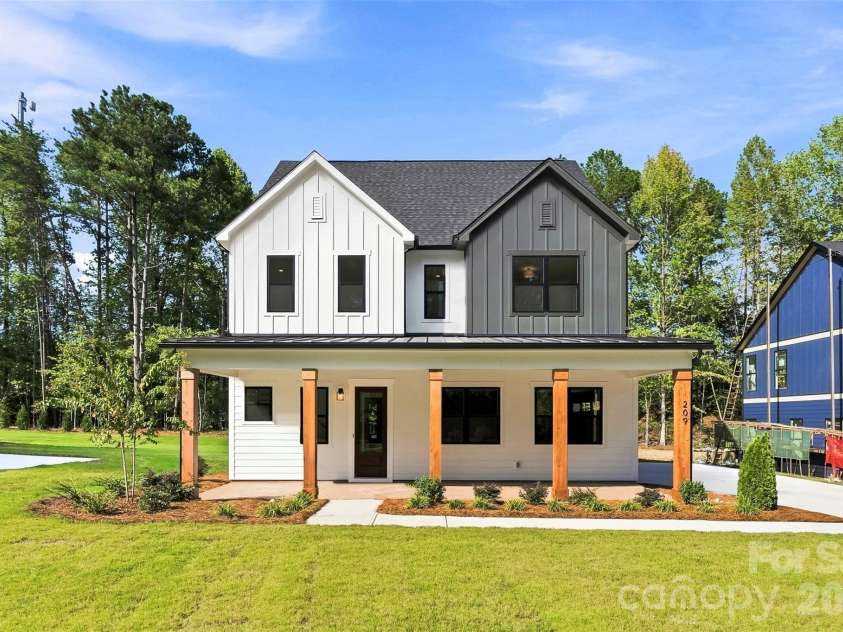209 Parkdale Drive, Belmont, NC 28012.  MLS# CAR4422929, YatesRealty ID 49701. 
