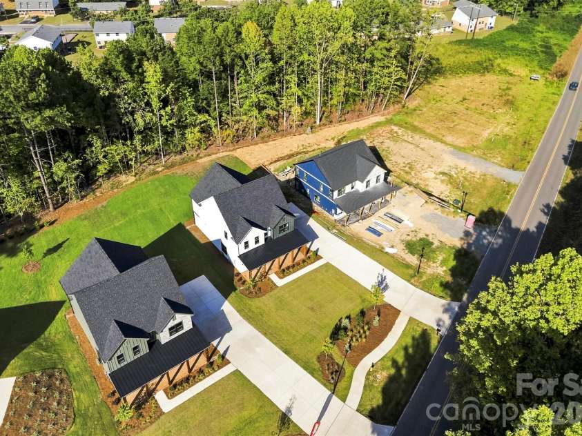 209 Parkdale Drive, Belmont, NC 28012.  MLS# CAR4422929, YatesRealty ID 49701. 