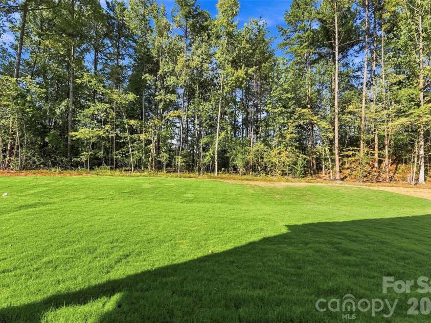 209 Parkdale Drive, Belmont, NC 28012.  MLS# CAR4422929, YatesRealty ID 49701. Big sodded backyard with irrigation