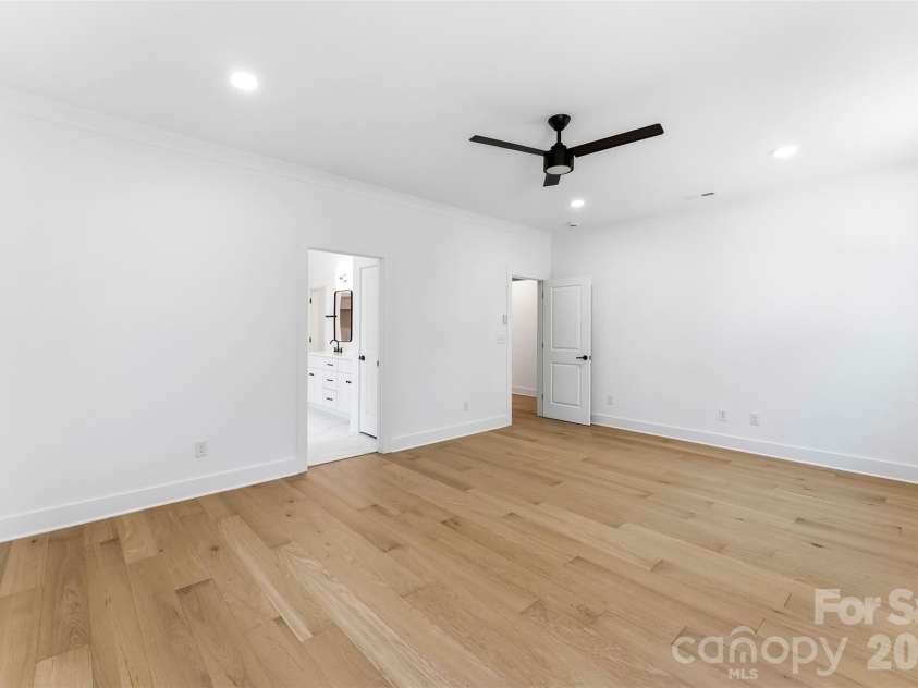 209 Parkdale Drive, Belmont, NC 28012.  MLS# CAR4422929, YatesRealty ID 49701. Primary bedroom