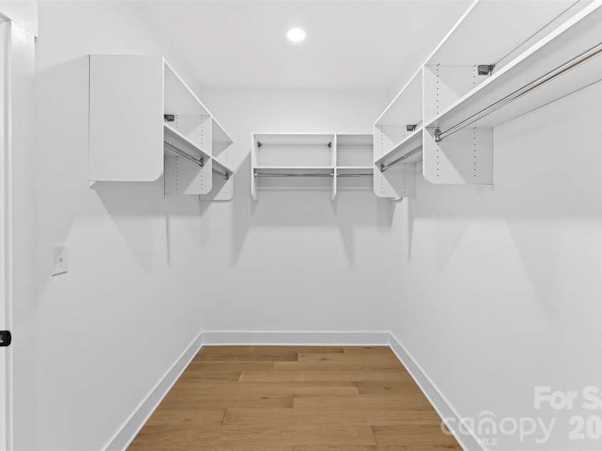209 Parkdale Drive, Belmont, NC 28012.  MLS# CAR4422929, YatesRealty ID 49701. Primary walk-in closet