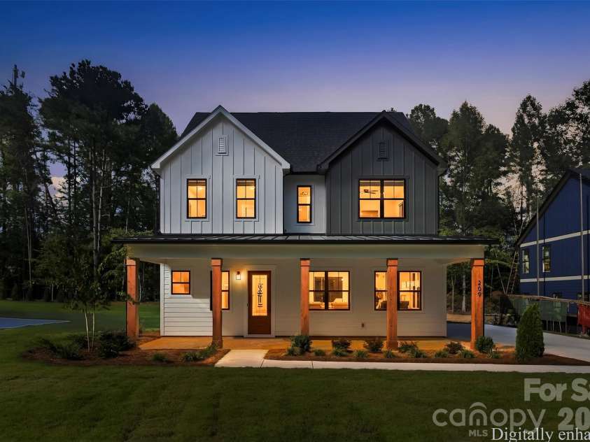 209 Parkdale Drive, Belmont, NC 28012.  MLS# CAR4422929, YatesRealty ID 49701. Welcome to 209 Parkdale Dr