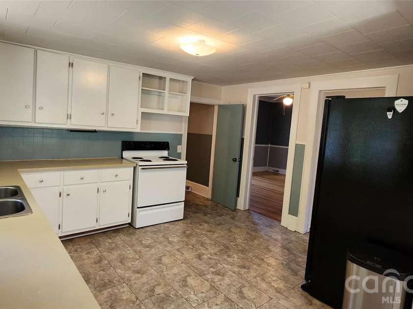217 10th Street, Cramerton, NC 28032.  MLS# CAR4422300, YatesRealty ID 49702. 