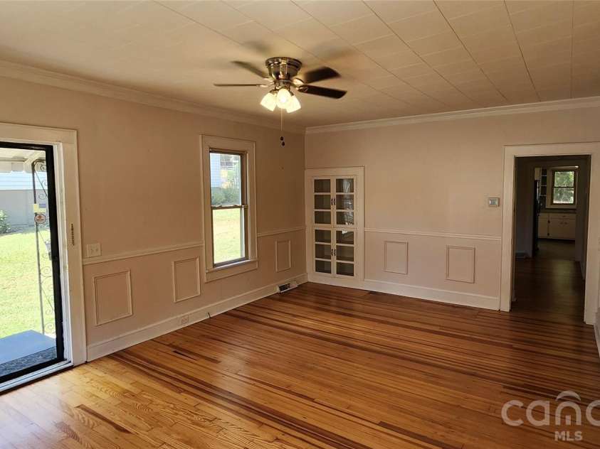 217 10th Street, Cramerton, NC 28032.  MLS# CAR4422300, YatesRealty ID 49702. 