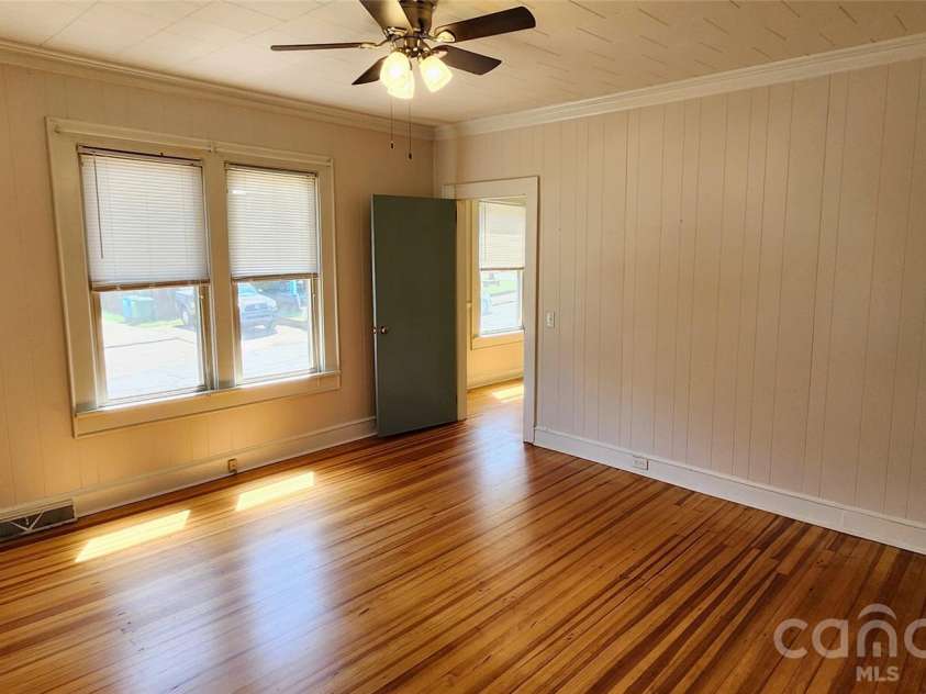 217 10th Street, Cramerton, NC 28032.  MLS# CAR4422300, YatesRealty ID 49702. 