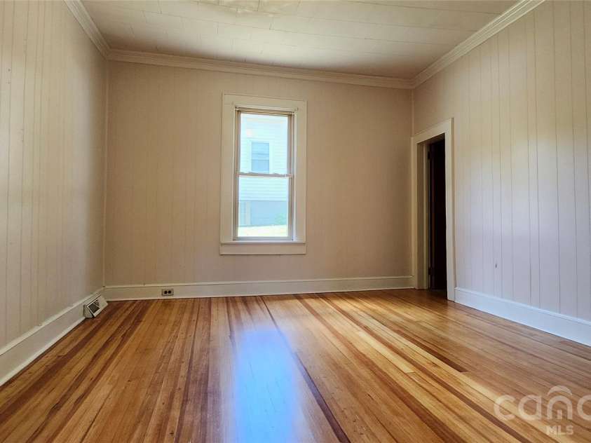 217 10th Street, Cramerton, NC 28032.  MLS# CAR4422300, YatesRealty ID 49702. 