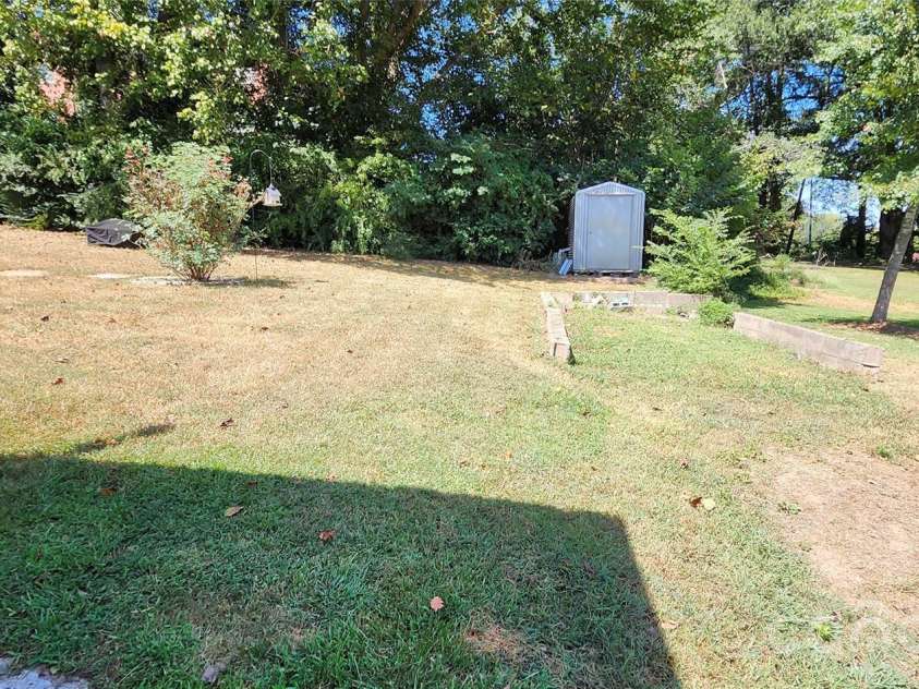 217 10th Street, Cramerton, NC 28032.  MLS# CAR4422300, YatesRealty ID 49702. 