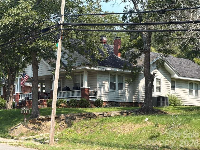 411 Morven Road, Wadesboro, NC 28170.  MLS# CAR4422702, YatesRealty ID 49703. 