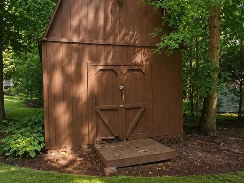 6162 Sherwood Lane, Denver, NC 28037.  MLS# CAR4422010, YatesRealty ID 49704. Barn-style storage outbuilding