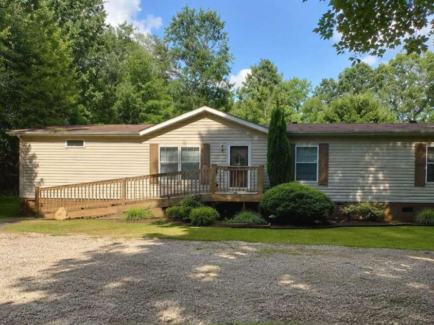 6162 Sherwood Lane, Denver, NC 28037.  MLS# CAR4422010, YatesRealty ID 49704. Front elevation - plenty of parking