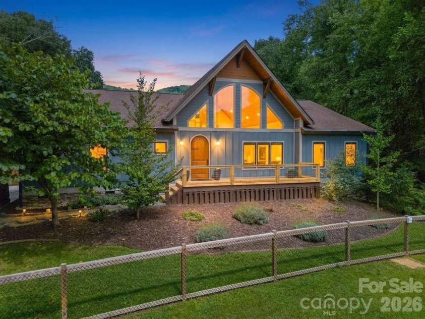 73 Hudson Hollow, Horse Shoe, NC 28742.  MLS# CAR4418438, YatesRealty ID 49706. Front Twighlight