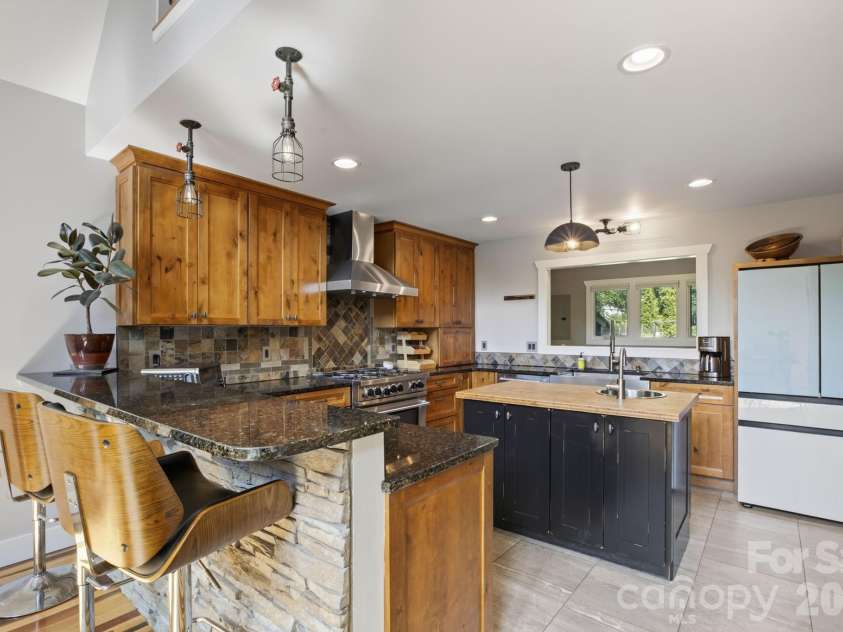 73 Hudson Hollow, Horse Shoe, NC 28742.  MLS# CAR4418438, YatesRealty ID 49706. Kitchen