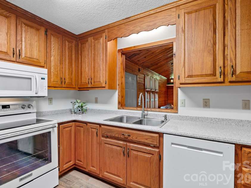 513 Snider Street, Salisbury, NC 28144.  MLS# CAR4421649, YatesRealty ID 49709. 