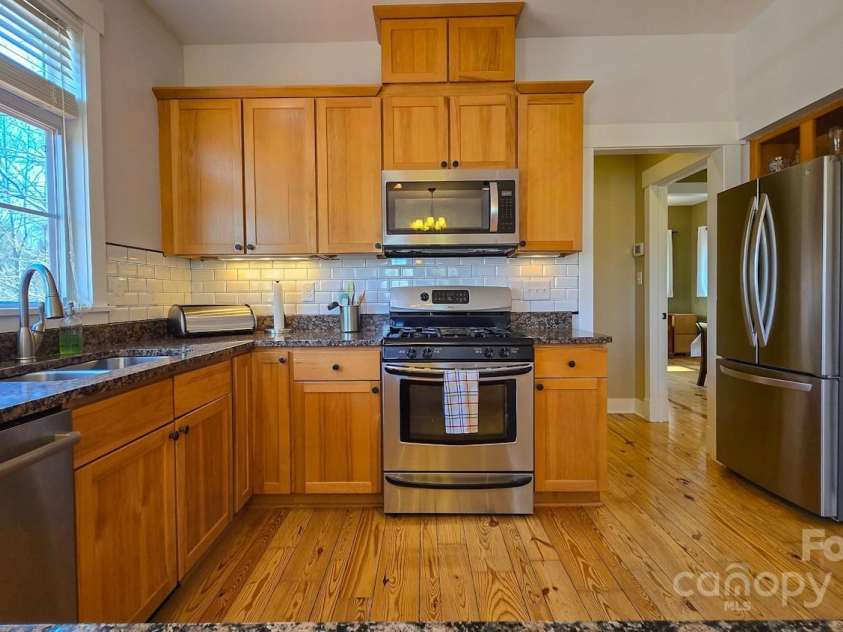 20 Spicebush Lane, Weaverville, NC 28787.  MLS# CAR4228487, YatesRealty ID 4971. 