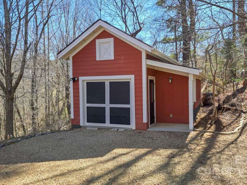 20 Spicebush Lane, Weaverville, NC 28787.  MLS# CAR4228487, YatesRealty ID 4971. 