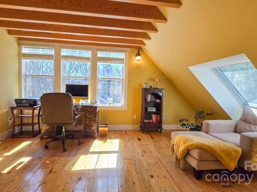 20 Spicebush Lane, Weaverville, NC 28787.  MLS# CAR4228487, YatesRealty ID 4971. 