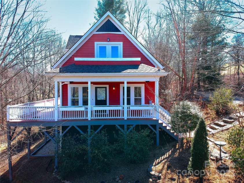 20 Spicebush Lane, Weaverville, NC 28787.  MLS# CAR4228487, YatesRealty ID 4971. 
