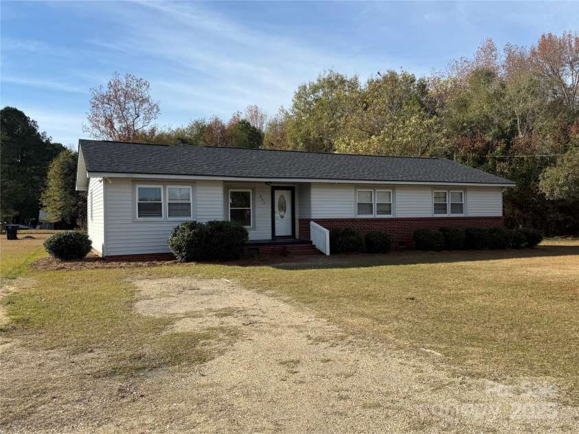 305 Tec Road, Cheraw, SC 29520.  MLS# CAR4324645, YatesRealty ID 4971. 