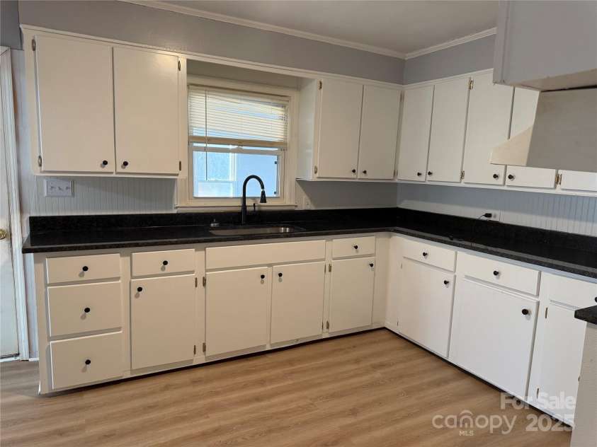 305 Tec Road, Cheraw, SC 29520.  MLS# CAR4324645, YatesRealty ID 4971. 