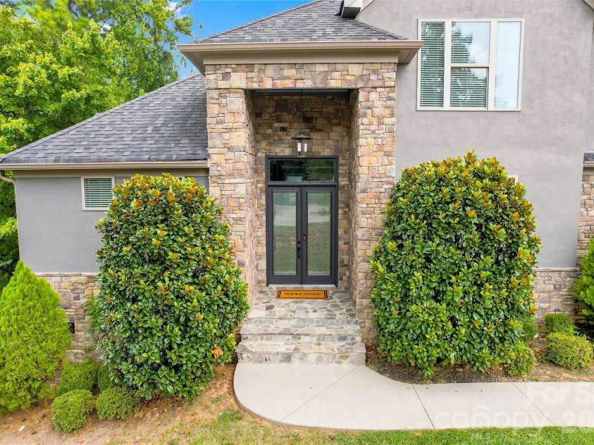 8007 Glen Abbey Circle, Stanley, NC 28164.  MLS# CAR4423031, YatesRealty ID 49712. 