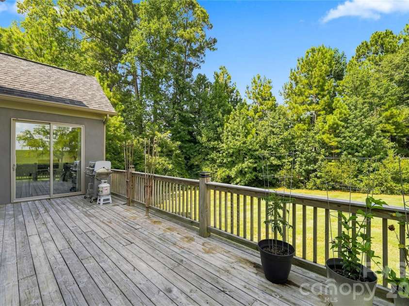 8007 Glen Abbey Circle, Stanley, NC 28164.  MLS# CAR4423031, YatesRealty ID 49712. 