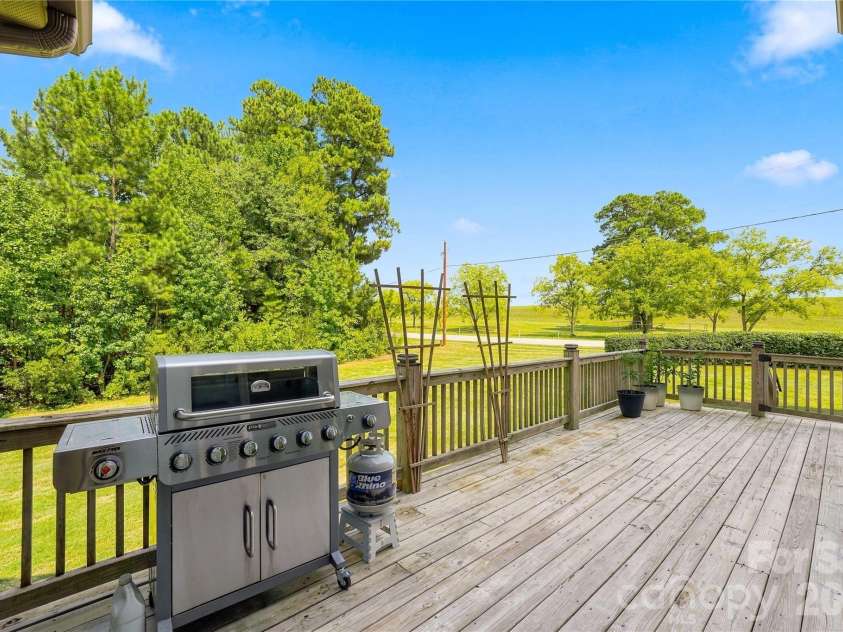 8007 Glen Abbey Circle, Stanley, NC 28164.  MLS# CAR4423031, YatesRealty ID 49712. 