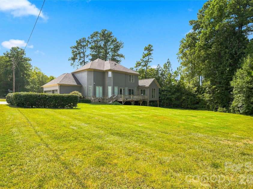 8007 Glen Abbey Circle, Stanley, NC 28164.  MLS# CAR4423031, YatesRealty ID 49712. 