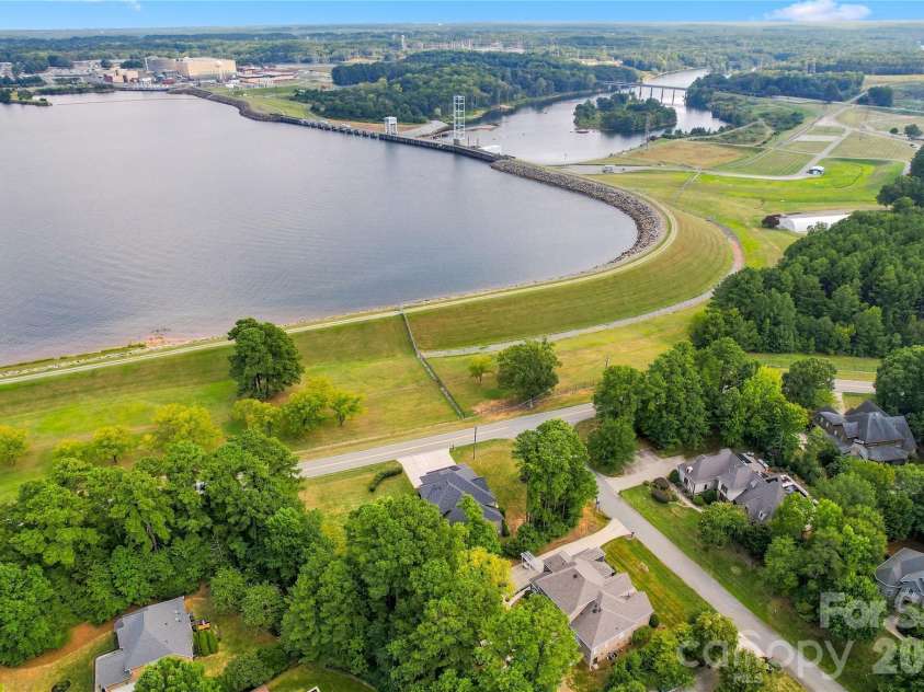 8007 Glen Abbey Circle, Stanley, NC 28164.  MLS# CAR4423031, YatesRealty ID 49712. 