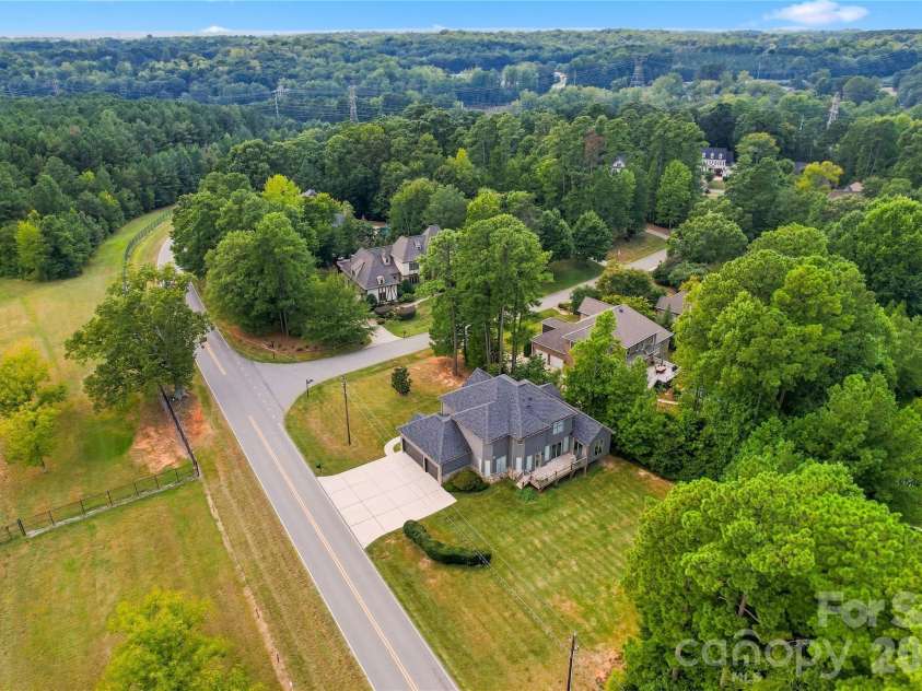 8007 Glen Abbey Circle, Stanley, NC 28164.  MLS# CAR4423031, YatesRealty ID 49712. 