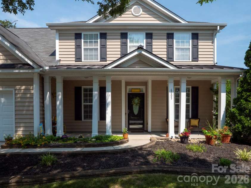 6005 Lillyshire Place, Charlotte, NC 28213.  MLS# CAR4422829, YatesRealty ID 49713. 