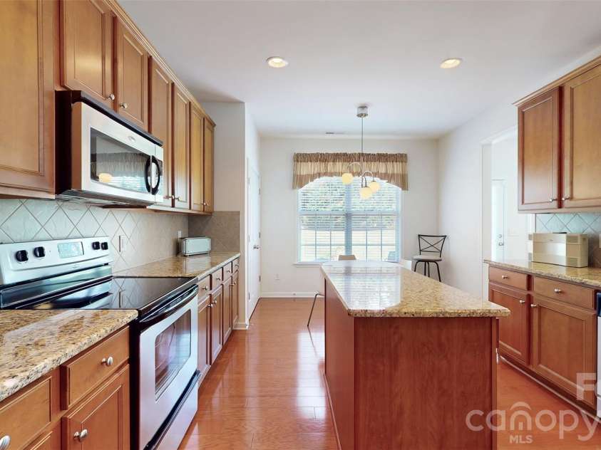 6005 Lillyshire Place, Charlotte, NC 28213.  MLS# CAR4422829, YatesRealty ID 49713. 